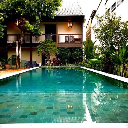 Villa Bangkok Bagian luar foto