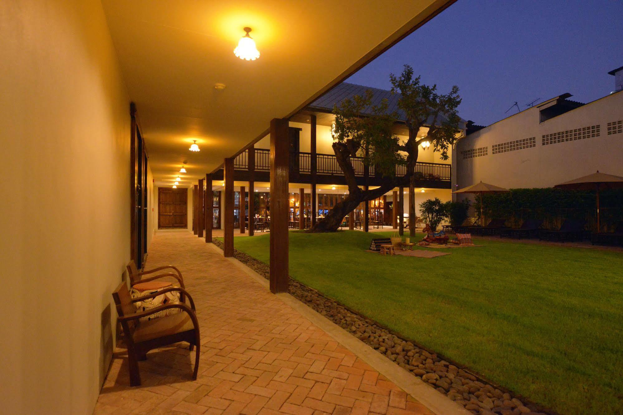 Villa Bangkok Bagian luar foto