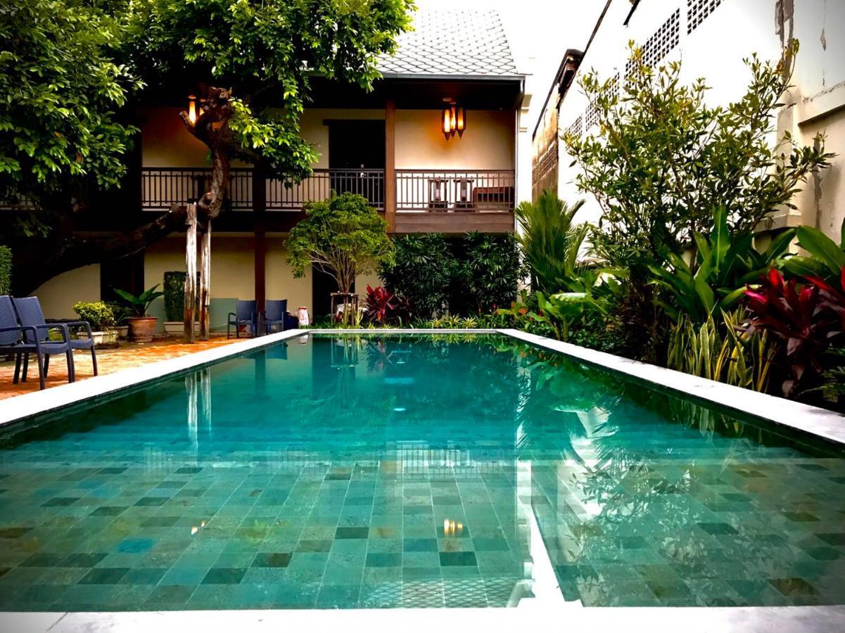 Villa Bangkok Bagian luar foto