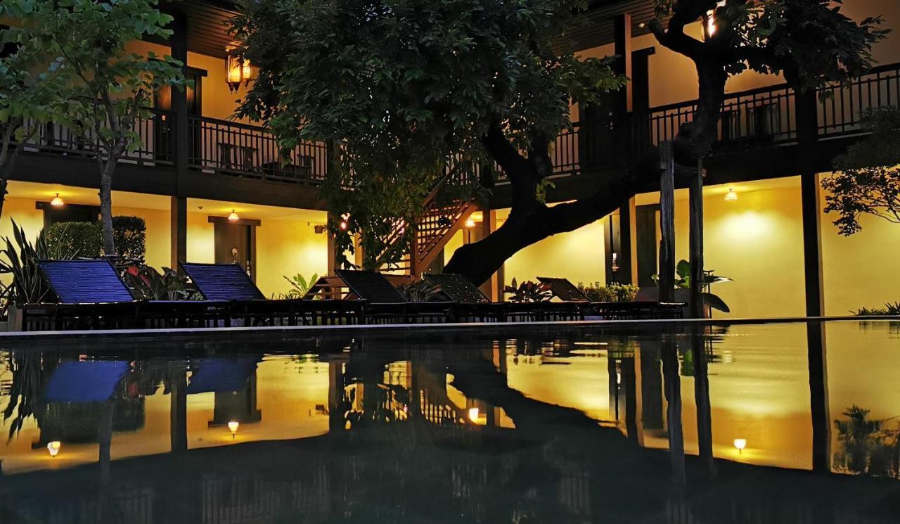 Villa Bangkok Bagian luar foto